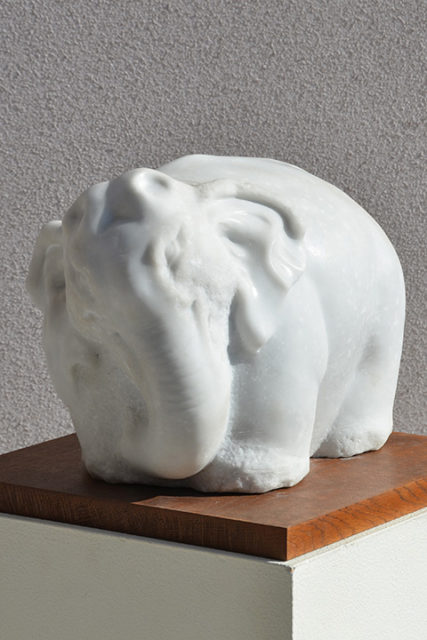 白象 石彫 (大理石)